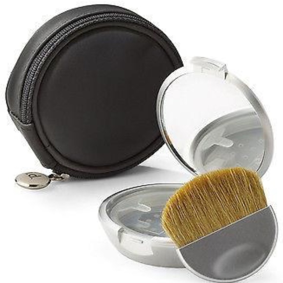 Bare Escebntuals Compact and Flawless Face Brush - Picture 1 of 3